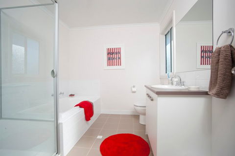 Coast & Vines @ Moana Beach - Airlie Beach Holiday 7