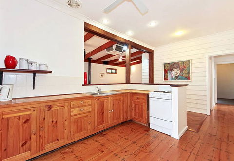 Sea Sand And Scrub Holiday House - Airlie Beach Holiday 6