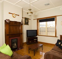 Semaphore Beach House - Airlie Beach Holiday
