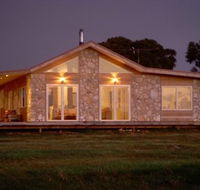 Sea Stone Cottage - Airlie Beach Holiday
