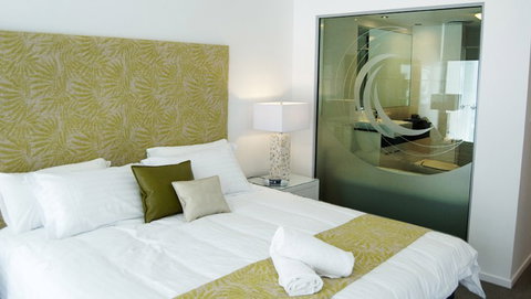 Vision Cairns Esplanade - Airlie Beach Holiday 1