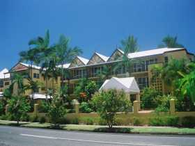 Cairns Queenslander Apartments - Airlie Beach Holiday 0