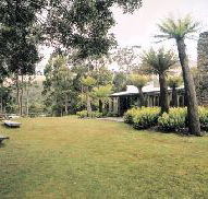 Tullah Lakeside Lodge - Airlie Beach Holiday