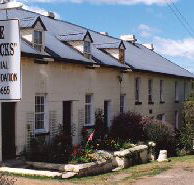 Lythgos Row of Romantic Cottages - Airlie Beach Holiday