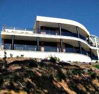 Sheer Pleasure Accommodation - Airlie Beach Holiday