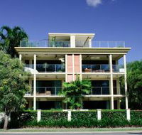 Cairns Beachfront Apartment - Airlie Beach Holiday