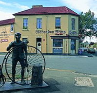 Clarendon Arms Hotel - Airlie Beach Holiday