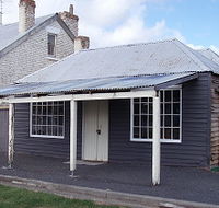 Elm Corner Cafe and Accommodation - Airlie Beach Holiday