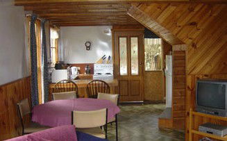 Crayfish Creek Van And Cabin Park And Spa House - Airlie Beach Holiday 4