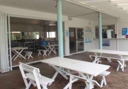 Absolute Backpackers Mission Beach - Airlie Beach Holiday 7