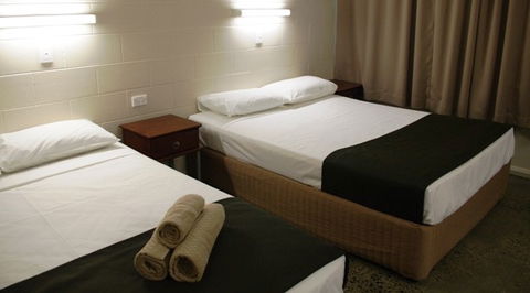 Mareeba Lodge Motel - Airlie Beach Holiday 4