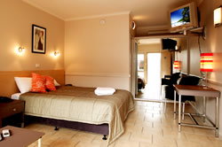 Discovery Cairns Hotel - Airlie Beach Holiday 3