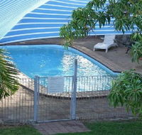Ashs Holiday Units and Cafe - Airlie Beach Holiday