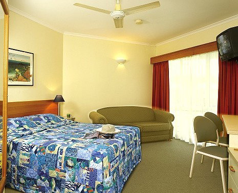 Tropical Queenslander - Airlie Beach Holiday 5