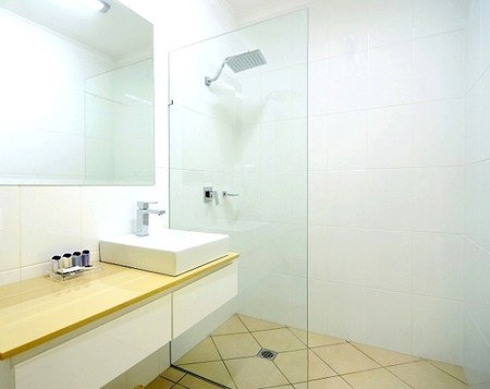 Cairns Queenslander Apartments - Airlie Beach Holiday 4