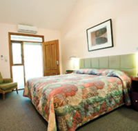 Gundaroo Colonial Inn - Airlie Beach Holiday