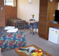 Colonial Motor Inn Pambula - Airlie Beach Holiday