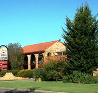 Idlewilde Town and Country Motor Inn - Airlie Beach Holiday