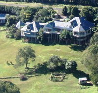 The Spotted Chook Ferme Auberge and Amelies Petite Maison - Airlie Beach Holiday