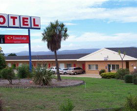 Econo Lodge Bayview Motel - Airlie Beach Holiday 0