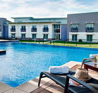 Springs Resort - Shoalhaven Sports Motel - Airlie Beach Holiday
