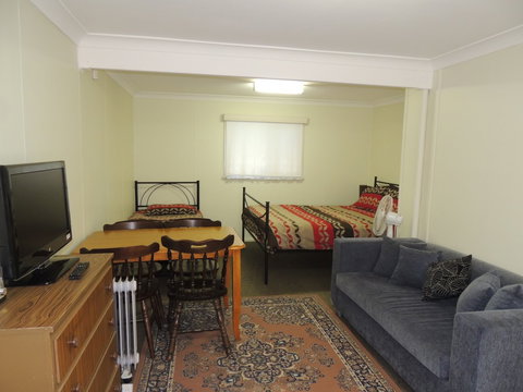A Paradise Bungalow Waterfront - Airlie Beach Holiday 4