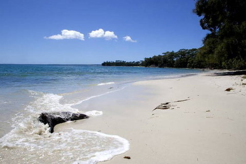 Plantation Point Beach House - Airlie Beach Holiday 4