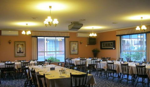 Cardigan Lodge Motel - Airlie Beach Holiday 1