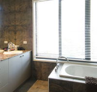 Coliban Springs - Airlie Beach Holiday