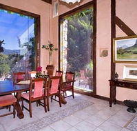 Castle On The Hill Bed and Breakfast - Airlie Beach Holiday