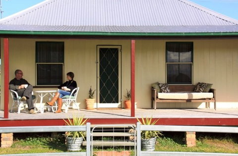 McLennans Lane River Retreat - Airlie Beach Holiday 1