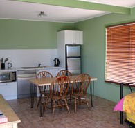 Fossickers Cottages - Airlie Beach Holiday