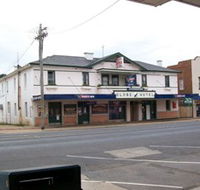 Globe Hotel Bombala - Airlie Beach Holiday