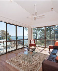 Magnus Street Treetops - Airlie Beach Holiday 1