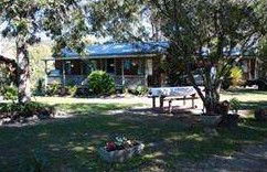 Bellbrook Cabins - Airlie Beach Holiday 1