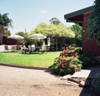 Federation Motor Inn - Airlie Beach Holiday