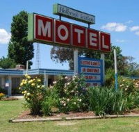 Holbrook Settlers Motel - Airlie Beach Holiday