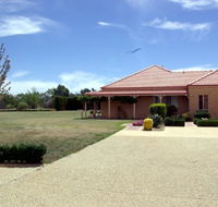 Fairways Bed and Breakfast at Jerilderie - Airlie Beach Holiday