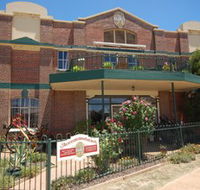 The Rio Holiday Apartments and Theatre - Airlie Beach Holiday