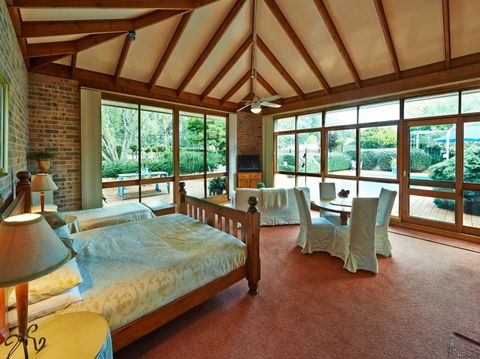 The Garden Room Bed And Breakfast - Airlie Beach Holiday 3