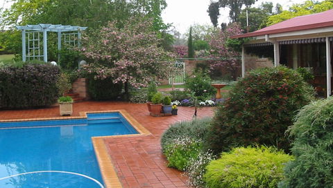 The Garden Room Bed And Breakfast - Airlie Beach Holiday 5