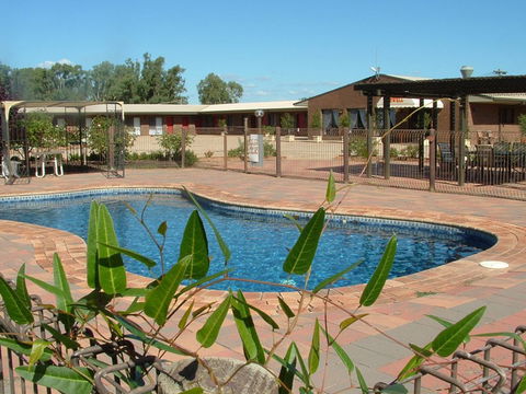 Newell Motor Inn - Airlie Beach Holiday 5