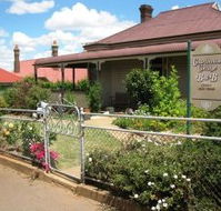 Courthouse Cottage B and B - Airlie Beach Holiday