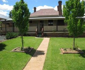 Courthouse Cottage B And B - Airlie Beach Holiday 1