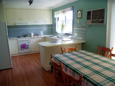 Chambers Place Villa - Airlie Beach Holiday 3