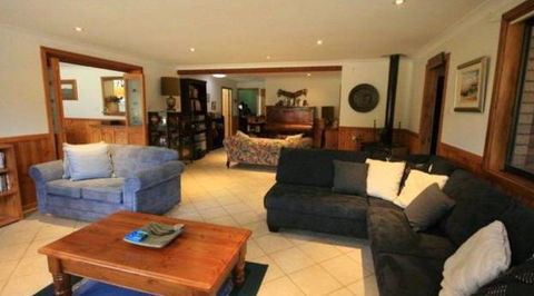 Adams Peak Retreat - Airlie Beach Holiday 0