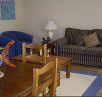 Boutique Escape - Lake Macquarie Resort Accommodation - Airlie Beach Holiday