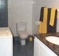 A Beach House Near Manly - Airlie Beach Holiday