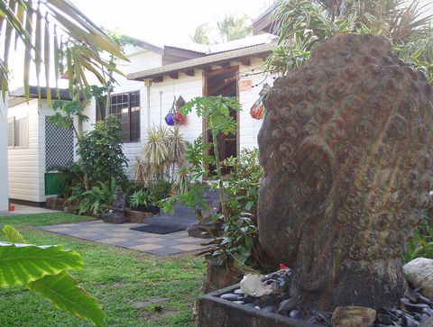 Beachfront Bed And Breakfast - Airlie Beach Holiday 1