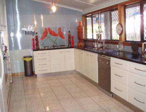 Beachfront Bed And Breakfast - Airlie Beach Holiday 6